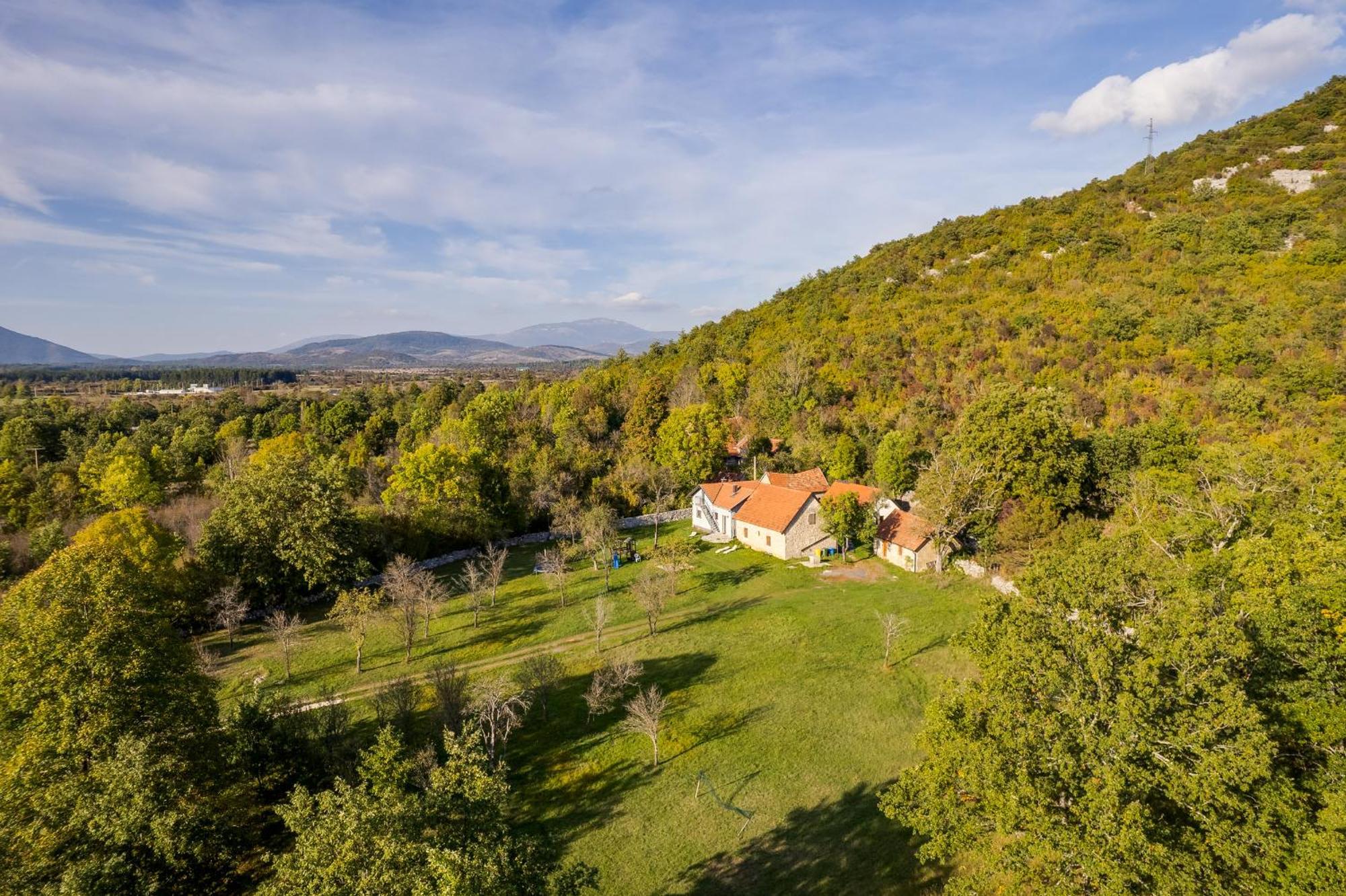 Sokol - Secret Forest House Gračac Buitenkant foto