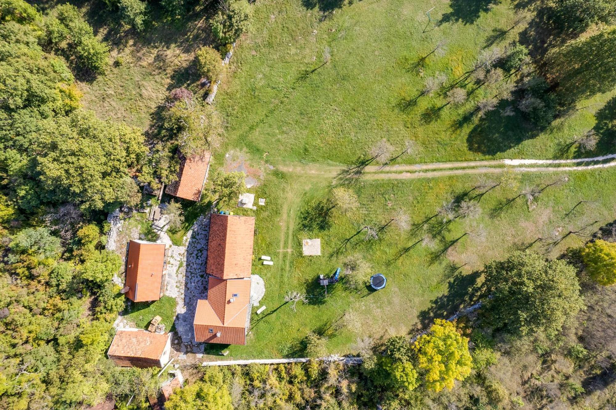 Sokol - Secret Forest House Gračac Buitenkant foto